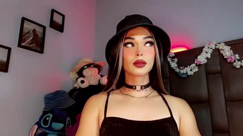 Snapshot of valentinne_marian chatting on October 2025 11:17:01 AM Marian online show from October 2025 11:17:01 AM