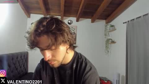 valentino online show from October 2025 12:27:01 AM