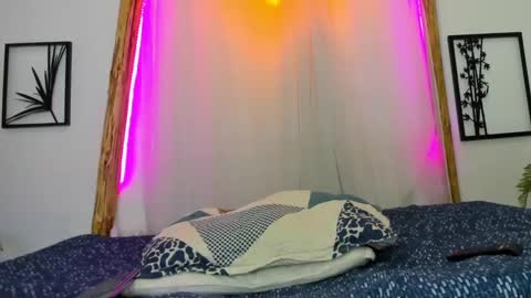 Valentino online show from December 2024 06:59:01 PM