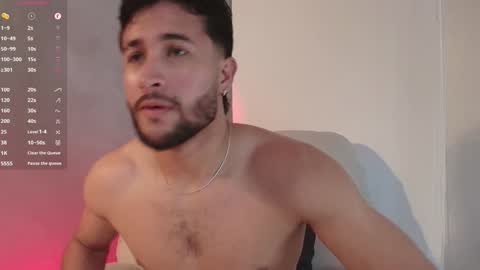 Snapshot of valentinoford chatting on February 2025 09:36:01 PM Valentino online show from February 2025 09:36:01 PM