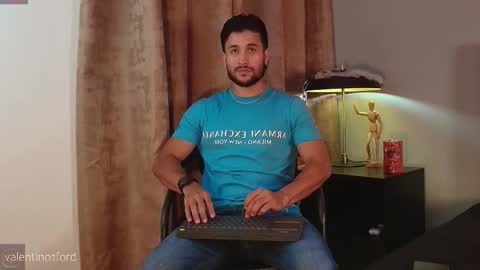 Snapshot of valentinoford chatting on October 2025 07:46:02 PM Valentino online show from October 2025 07:46:02 PM