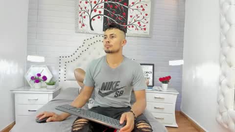  Valentinos  online show from November 2025 08:09:02 PM