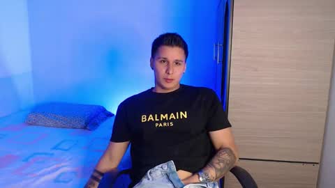 Snapshot of valentinosex_1 chatting on December 2025 08:05:02 PM VALENTINO online show from December 2025 08:05:02 PM