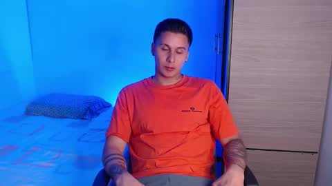 Snapshot of valentinosex_1 chatting on December 2025 10:39:01 PM VALENTINO online show from December 2025 10:39:01 PM