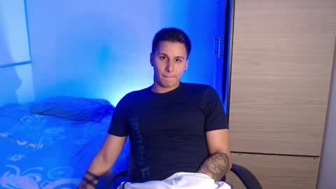 Snapshot of valentinosex_1 chatting on January 2026 09:53:02 PM VALENTINO online show from January 2026 09:53:02 PM