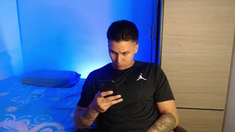 Snapshot of valentinosex_1 chatting on January 2026 11:54:02 PM VALENTINO online show from January 2026 11:54:02 PM