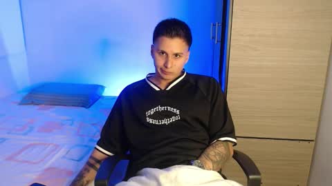 Snapshot of valentinosex_1 chatting on February 2026 10:52:02 PM VALENTINO online show from February 2026 10:52:02 PM