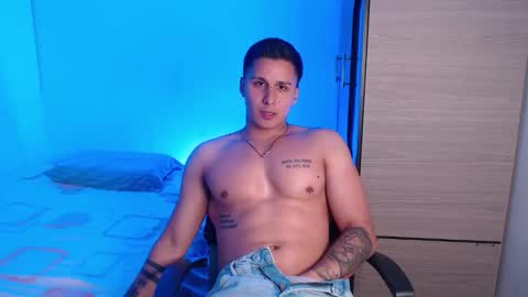 Snapshot of valentinosex_1 chatting on February 2026 11:21:02 PM VALENTINO online show from February 2026 11:21:02 PM