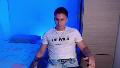 Snapshot of valentinosex_1 chatting on February 2026 10:47:02 PM VALENTINO online show from February 2026 10:47:02 PM