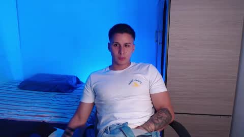 Snapshot of valentinosex_1 chatting on March 2026 10:23:01 PM VALENTINO online show from March 2026 10:23:01 PM