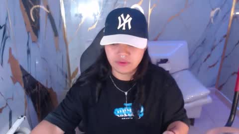 valeri_harpers4 online show from October 2025 11:22:01 AM