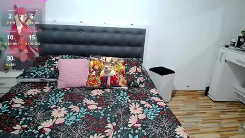 Snapshot of valeria_and_katy chatting on December 2024 10:11:02 PM valeria 24 online show from December 2024 10:11:02 PM