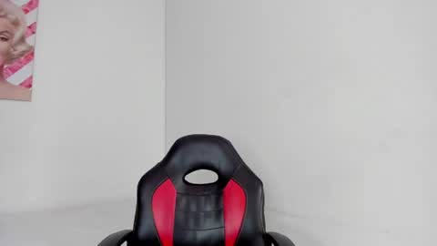 valeria_miller69 online show from April 2026 05:17:01 PM