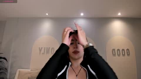 Valeria online show from February 2025 03:50:01 AM