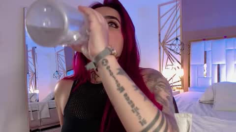 Valerie  online show from November 2025 08:08:02 PM