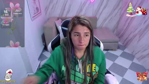 Snapshot of valerie_b chatting on December 2024 09:41:01 AM valerie_b online show from December 2024 09:41:01 AM