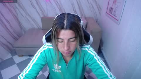 Snapshot of valerie_b chatting on February 2025 03:07:01 AM valerie_b online show from February 2025 03:07:01 AM