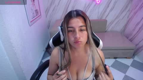 Snapshot of valerie_b chatting on February 2025 07:58:02 PM valerie_b online show from February 2025 07:58:02 PM