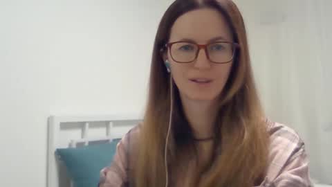 Snapshot of valerie_rose777 chatting on October 2025 06:30:01 PM valerie_rose777 online show from October 2025 06:30:01 PM