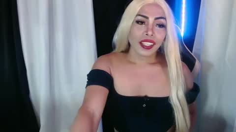 Snapshot of valerie_sensual chatting on January 2025 03:42:02 AM valerie_sensual online show from January 2025 03:42:02 AM