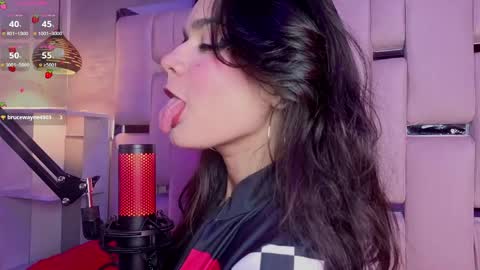 Snapshot of valeriekay_ chatting on May 2026 09:34:02 PM Valeria online show from May 2026 09:34:02 PM