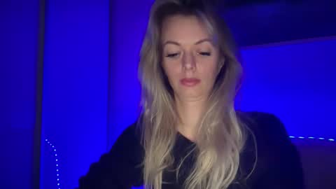 Valerie  online show from February 2026 10:37:01 PM