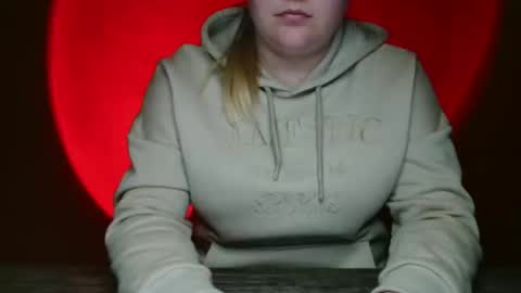 Snapshot of valerivane chatting on December 2025 04:23:02 PM Valery online show from December 2025 04:23:02 PM