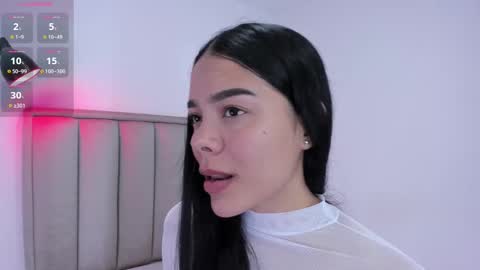 Cris  online show from September 2025 12:44:01 AM