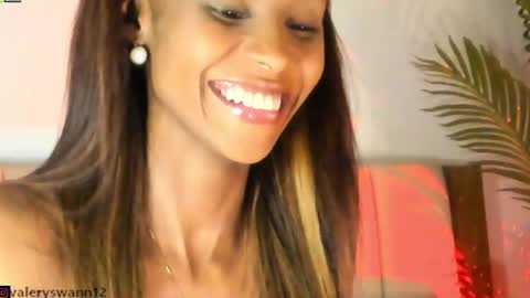 Snapshot of valery_swan1 chatting on December 2024 01:38:02 AM Valery swan1 online show from December 2024 01:38:02 AM