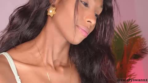 Snapshot of valery_swan1 chatting on October 2025 04:21:01 AM Valery swan1 online show from October 2025 04:21:01 AM