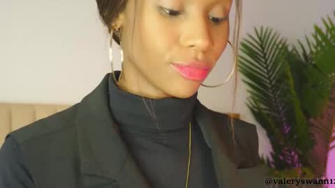 Snapshot of valery_swan1 chatting on November 2025 03:19:02 AM Valery swan1 online show from November 2025 03:19:02 AM