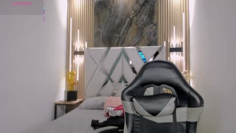 Val online show from April 2026 12:08:02 PM