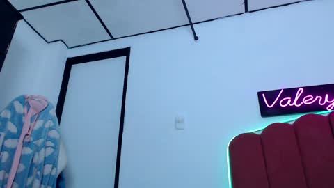 Snapshot of valerybaker1 chatting on December 2024 11:03:01 PM B V Naughty online show from December 2024 11:03:01 PM