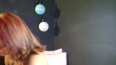 Snapshot of valerysmith18 chatting on October 2025 10:02:02 AM zoe online show from October 2025 10:02:02 AM