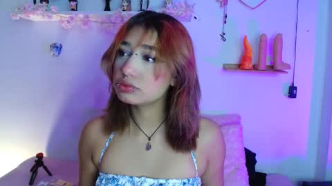 Snapshot of valerysmith18 chatting on October 2025 06:42:01 PM zoe online show from October 2025 06:42:01 PM