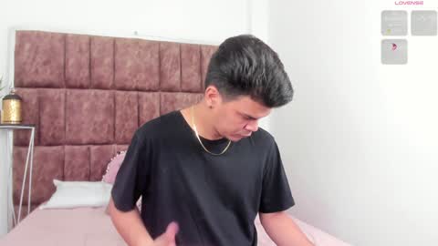 Snapshot of valerystonne_ chatting on January 2025 09:14:02 PM Valery Stonne online show from January 2025 09:14:02 PM