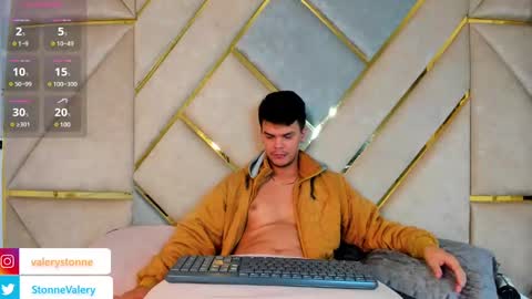 Snapshot of valerystonne_ chatting on March 2025 12:00:01 AM Valery Stonne online show from March 2025 12:00:01 AM