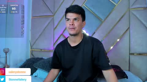 Snapshot of valerystonne_ chatting on March 2025 09:29:02 PM Valery Stonne online show from March 2025 09:29:02 PM