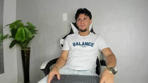 Valentino online show from April 2026 08:04:01 PM