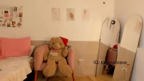 Snapshot of valientegirl_ chatting on October 2025 03:50:02 AM VALIENTE online show from October 2025 03:50:02 AM