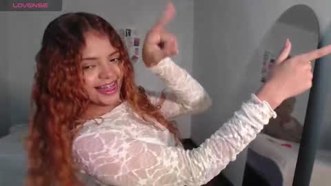 Snapshot of valientegirl_ chatting on November 2025 03:42:02 AM VALIENTE online show from November 2025 03:42:02 AM