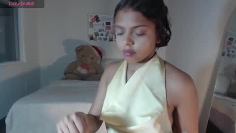 Snapshot of valientegirl_ chatting on November 2025 02:37:02 AM VALIENTE online show from November 2025 02:37:02 AM