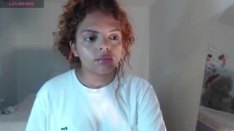 Snapshot of valientegirl_ chatting on December 2025 12:15:02 AM VALIENTE online show from December 2025 12:15:02 AM