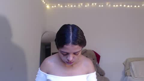 VALIENTE  online show from March 2026 10:01:01 PM