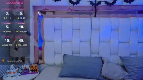 Valkiria moore  online show from October 2025 07:33:02 PM