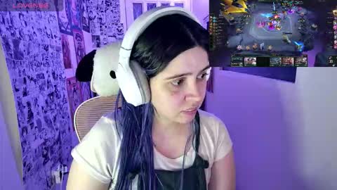 Im Violet online show from November 2025 11:26:02 PM