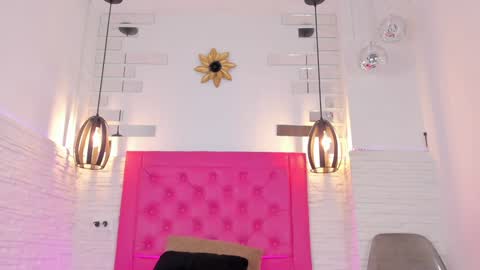 Snapshot of valloletsamar chatting on January 2025 02:18:01 PM Vallolet Peach  online show from January 2025 02:18:01 PM