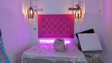 Snapshot of valloletsamar chatting on February 2025 11:12:02 AM Vallolet Peach  online show from February 2025 11:12:02 AM