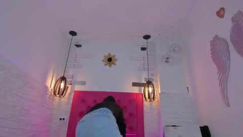 Snapshot of valloletsamar chatting on February 2025 11:29:02 AM Vallolet Peach  online show from February 2025 11:29:02 AM