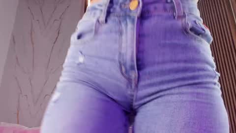 Snapshot of valloletsamar chatting on October 2025 11:24:01 AM Vallolet Peach  online show from October 2025 11:24:01 AM